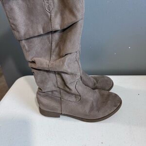Crown Vintage kid’s Taupe Boots